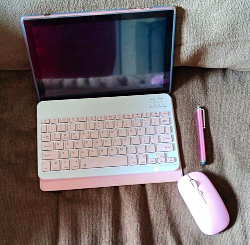 Pink tablet bluetooth keyboard - pink,